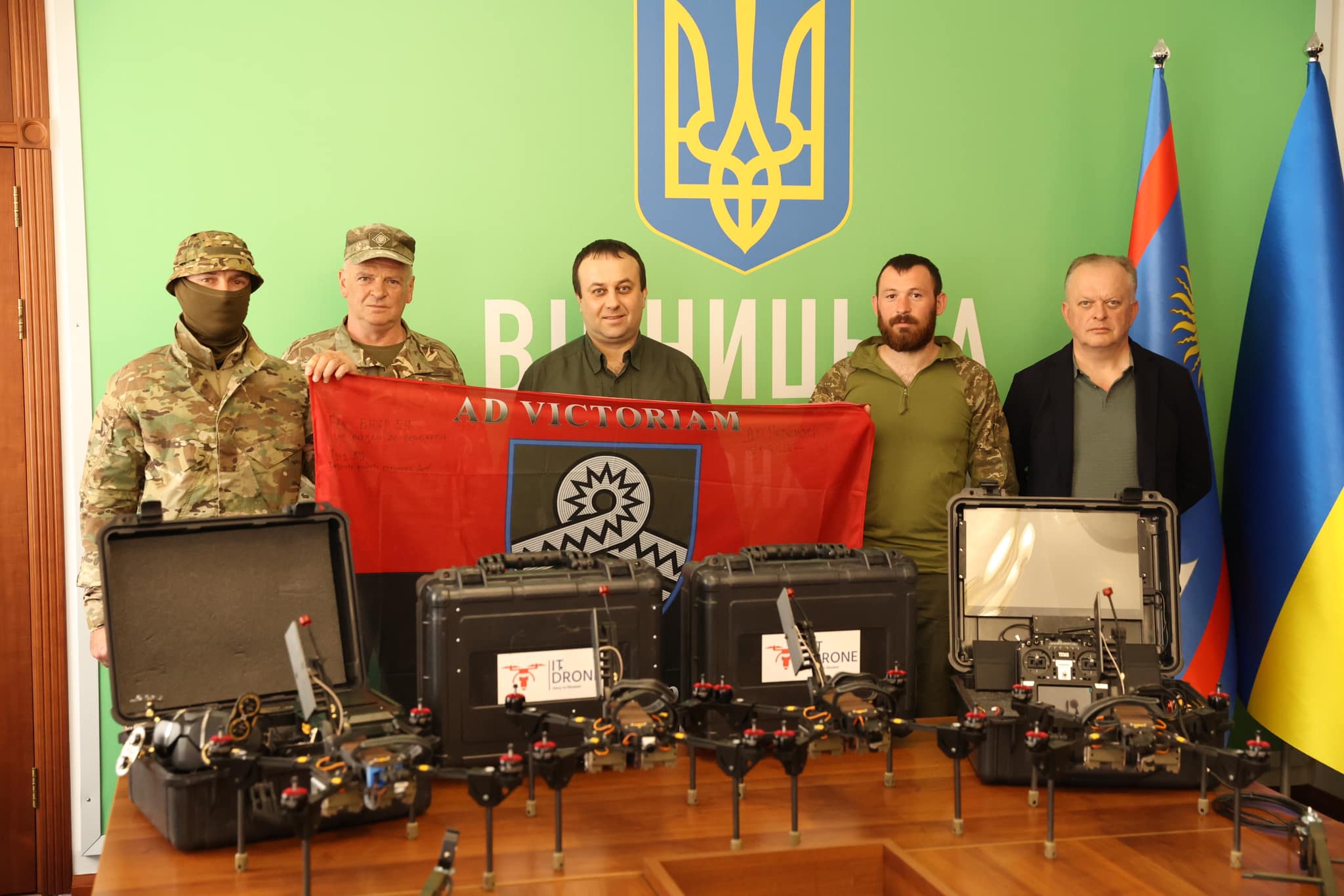 Начальник ОВА Сергій Борзов, його заступник Сергій Здітовецький та військові