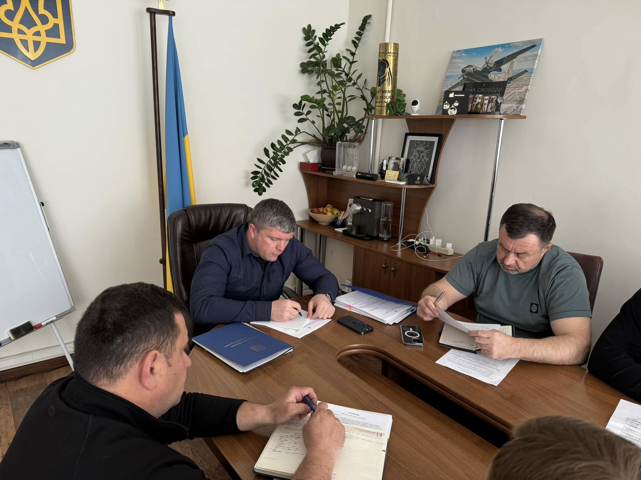 Заступник Начальника ОВА Олександр Піщик та учасники наради