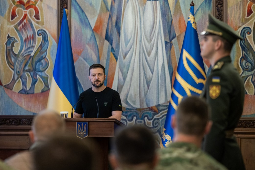 Президент України Володимир Зеленський за трибуною