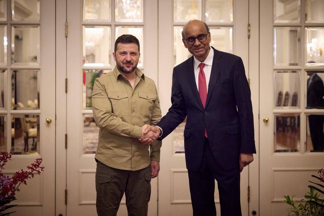 Президент України Володимир Зеленський з Президентом Сінгапуру Тарманом Шанмугаратнамом