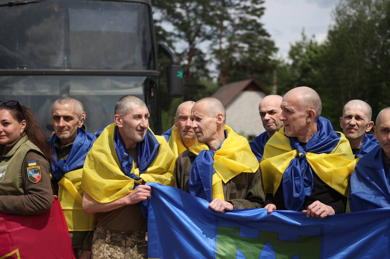 Звільнені з полону військові