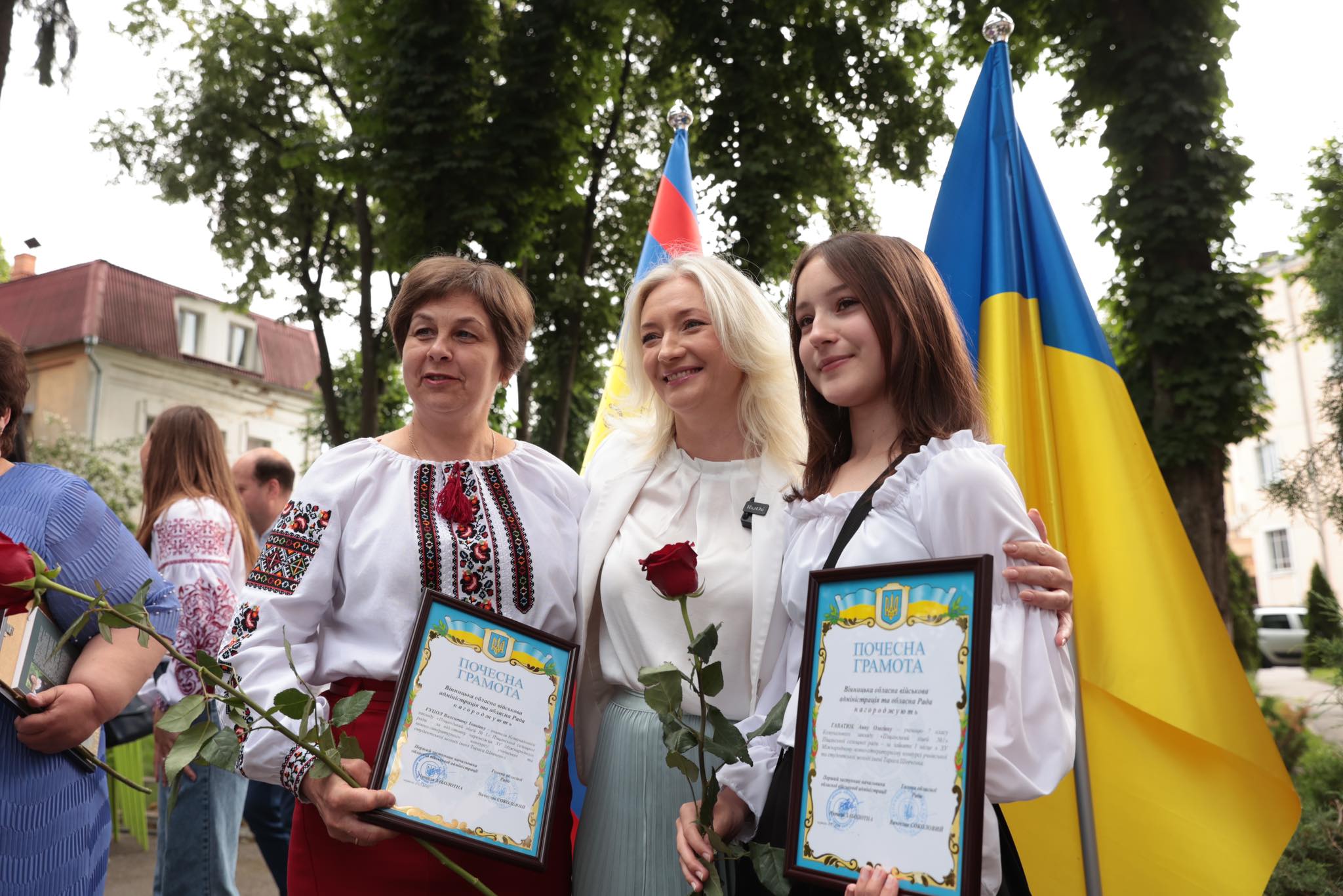 Перша заступниця Начальника ОВА Наталя Заболотна, учениця та вчителька