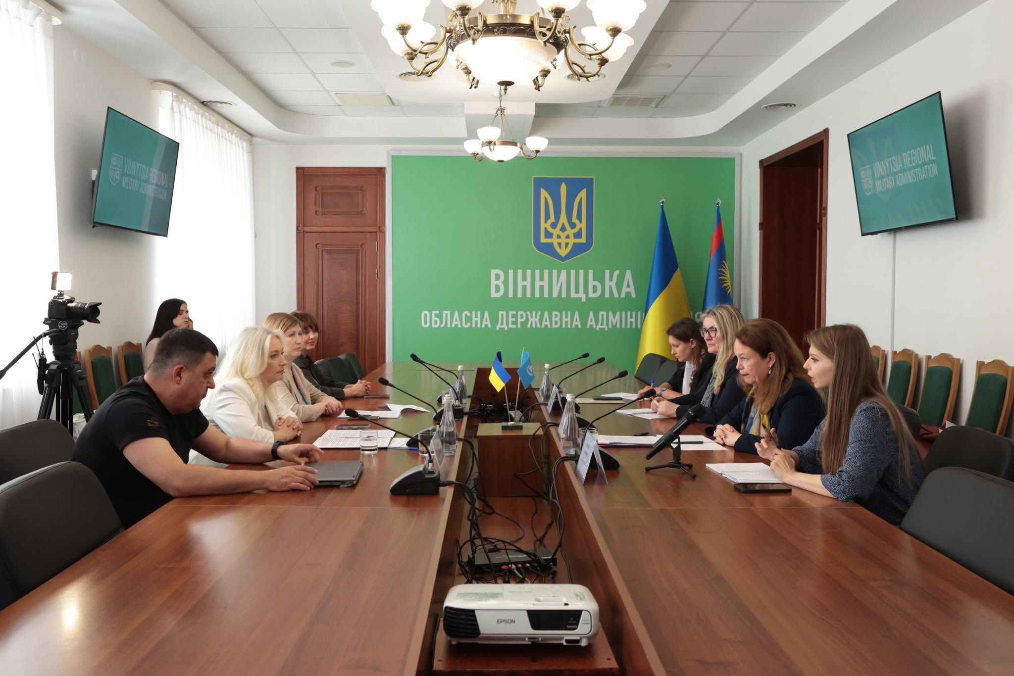 Перша заступниця начальника ОВА Наталя Заболотна та учасники заходу