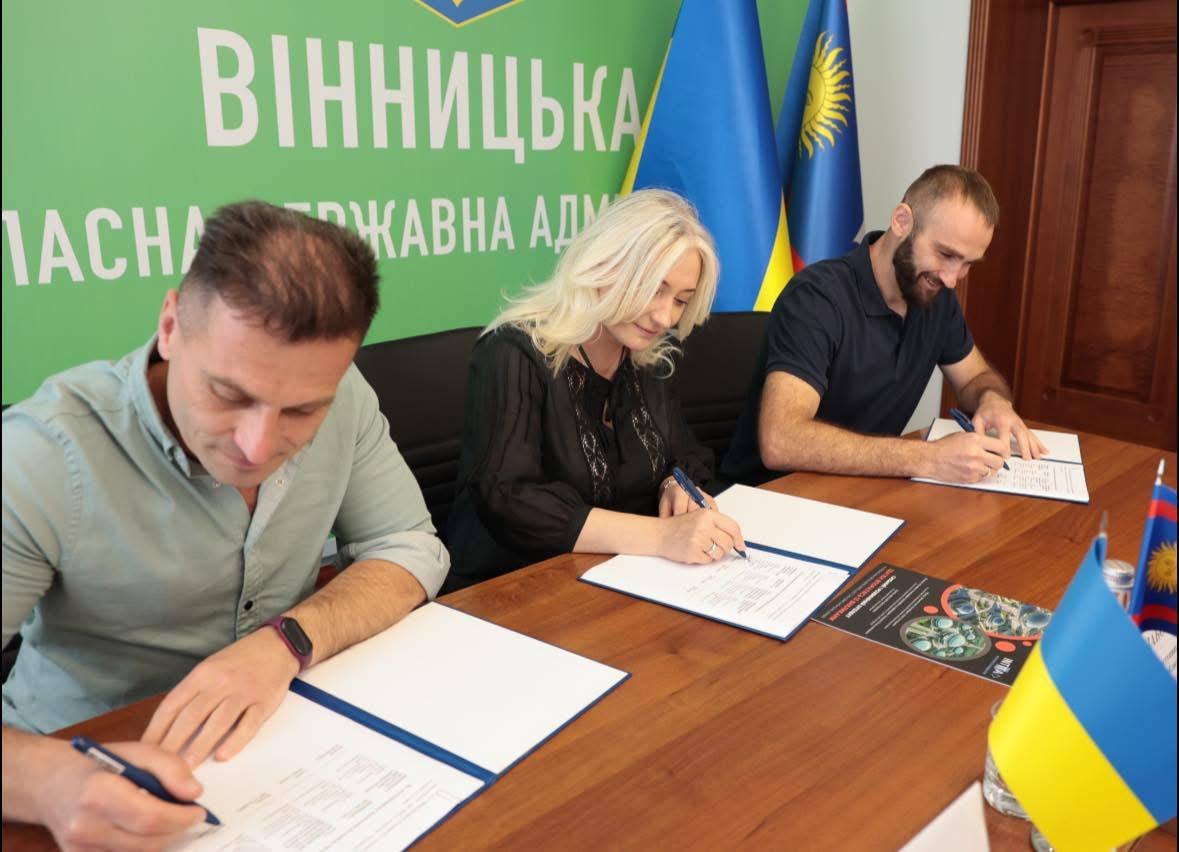 Перша заступниця начальника ОВА Наталя Заболотна з учасниками заходу