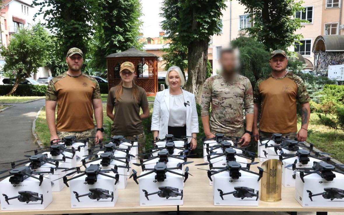 На Вінниччині передали чергову партію дронів для наших захисників