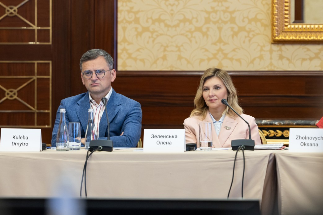 Перша леді України Олена Зеленська та міністр закордонних справ України Дмитро Кулеба