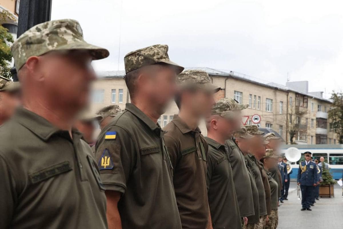 Військові 