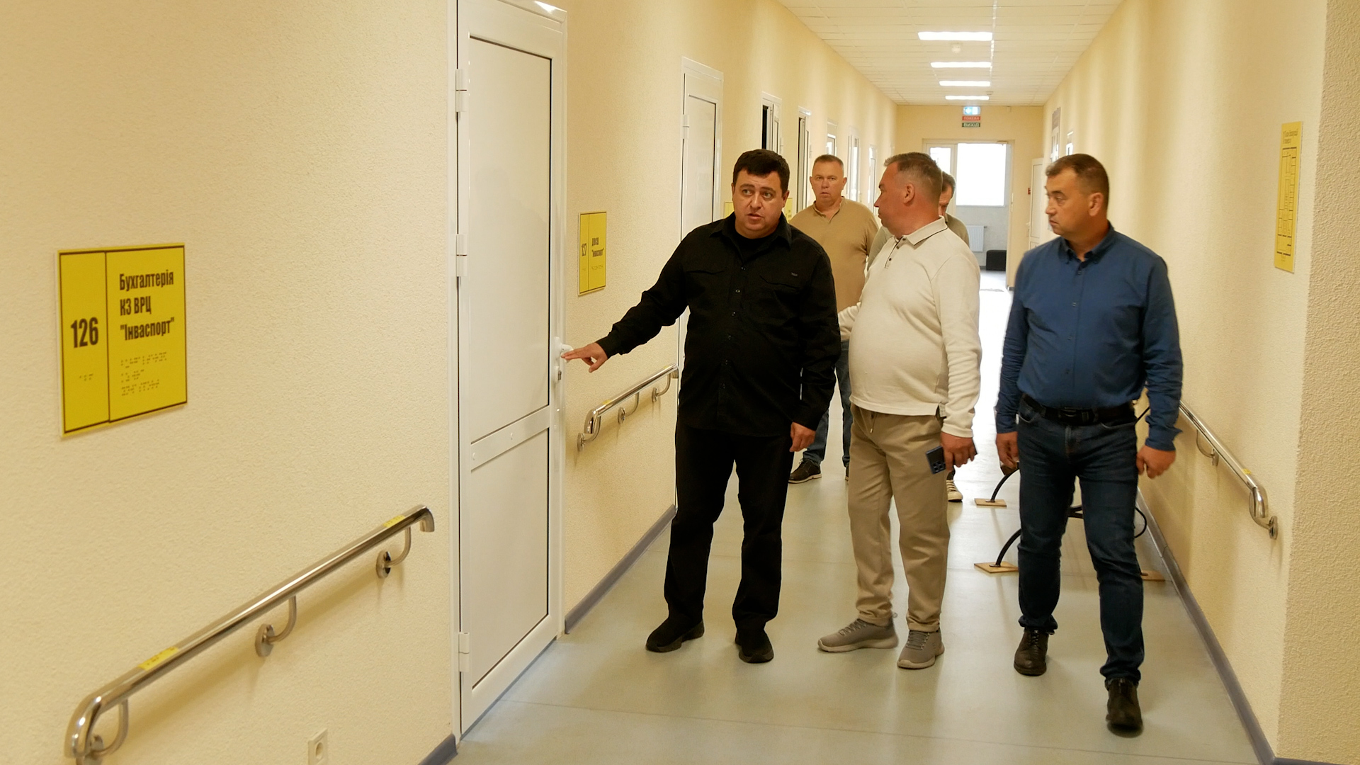 заступник начальника ОВА Андрій Кавунець та учасники заходу
