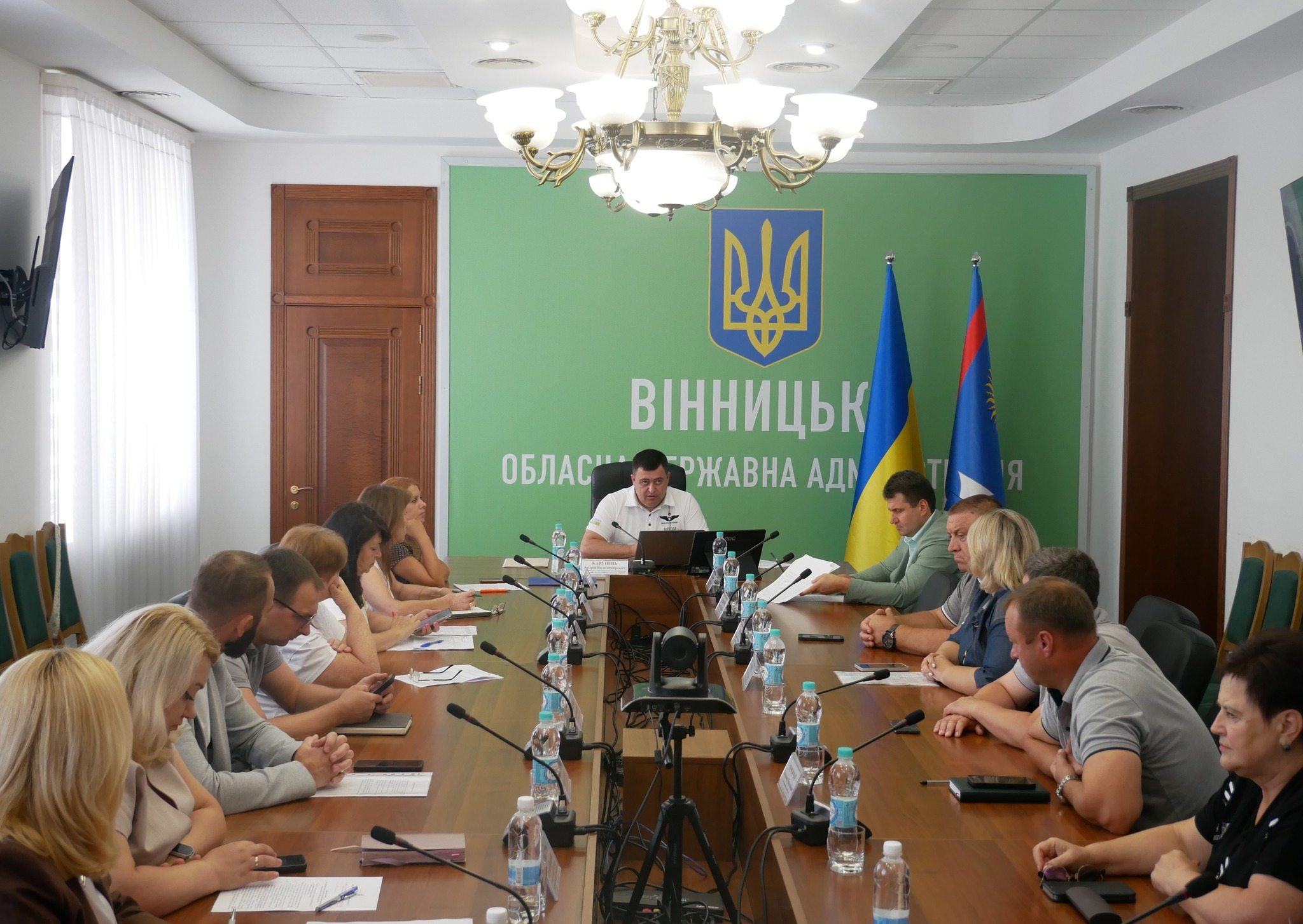 заступник начальника ОВА Андрій Кавунець та учасники наради 