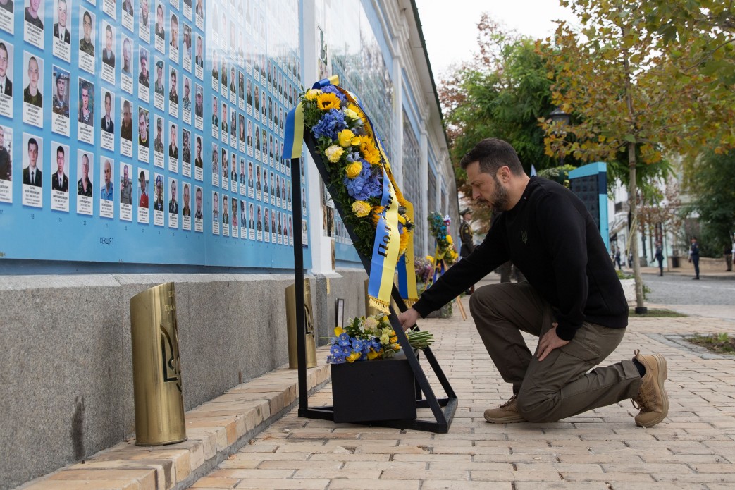 Президент України Володимир Зеленський під час вшанування пам’яті полеглих захисників і захисниць України