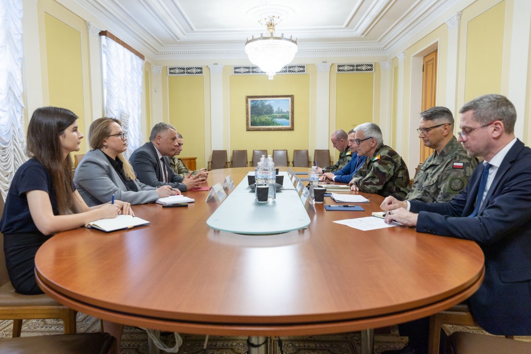 Учасники зустрічі