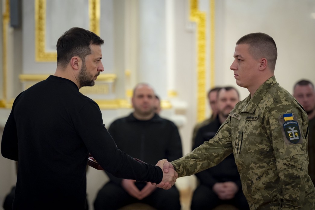 Президент відзначив воїнів найвищими державними нагородами та передав ордени й відзнаки рідним загиблих захисників України