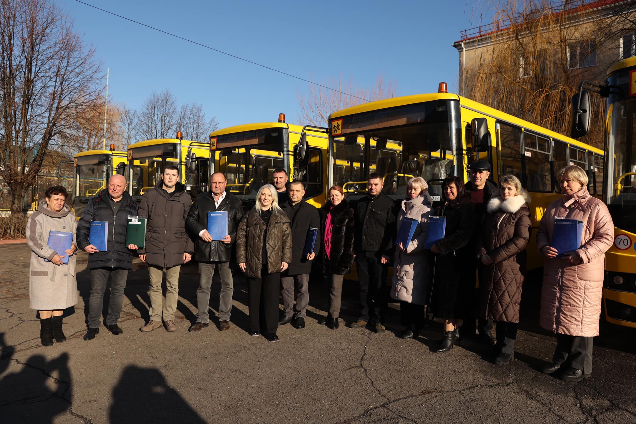 Шкільний автопарк Вінниччини поповнився 30 новими автобусами у 2024 році 