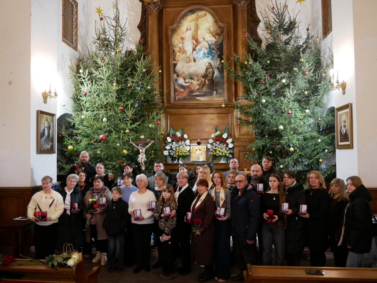 На Вінниччині родинам загиблих оборонців України вручили «Хрест Героя»