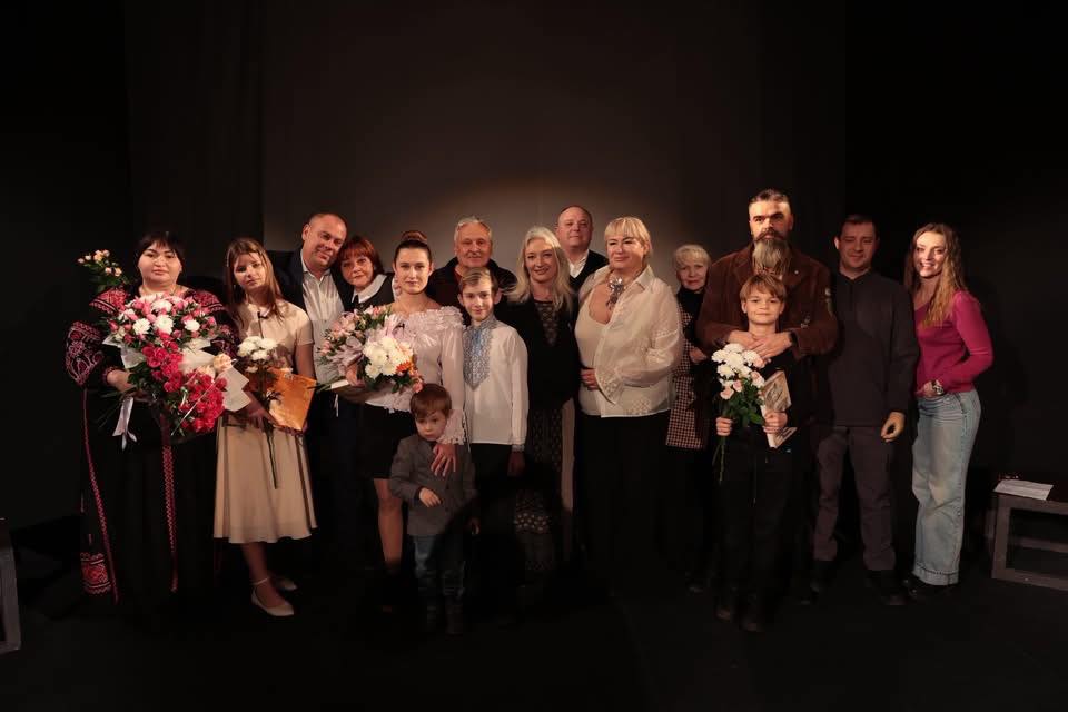 У Вінницькому академічному музично-драматичному театрі імені Миколи Садовського презентували проєкт «Терапія мистецтвом: “А й правда, крилатим ґрунту не треба…”»