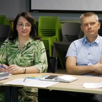 директор Департаменту міжнародного співробітництва та регіонального розвитку ОВА Ігор Цехановський та учасниця заходу