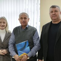 Перша заступниця начальника ОВА Наталя Заболотна, голова обласної Ради Вячеслав Соколовий та учасник заходу