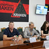 директор Відокремленого підрозділу Асоціації "Triangle Génération Humanitaire" в Україні Марко Франческо Ренато Лоіодіче, в.о. регіонального Координатора в м. Вінниця Андрій Воронюк та учасниця зустрічі