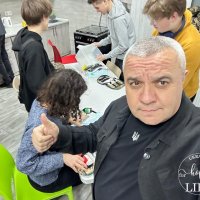 Учасники проєкту при комплектації тактичних аптечок