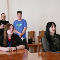 заступник директора Департаменту-начальник управління молодіжної політики та документообігу Департаменту соціальної та молодіжної політики ОВА Ірина Коцюбівська та учасники заходу