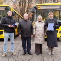 Перша заступниця Начальника ОВА Наталя Заболотна, директор Департаменту гуманітарної політики ОВА Володимир Буняк та учасники заходу