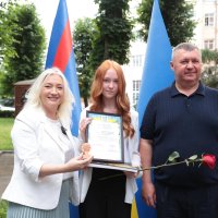 Перша заступниця начальника ОВА Наталя Заболотна, голова обласної Ради Вячеслав Соколовий та учасниця заходу