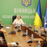 Перша заступниця Начальника ОВА Наталя Заболотна та учасники зустрічі