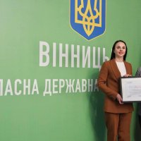 Перший заступник Начальника ОВА Наталя Заболотна та регіональна координаторка Всеукраїнської програми "Ти як?" Олена Бессараба