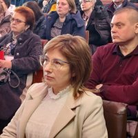 Зала заповнена людьми