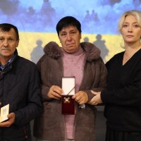 Перша заступниця Начальника ОВА Наталя Заболотна та люди у приміщенні