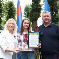 Перша заступниця начальника ОВА Наталя Заболотна, голова обласної Ради Вячеслав Соколовий та учасниця заходу