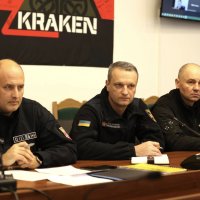Люди на засіданні обласної комісії з питань ТЕБ та НС