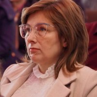 Зала заповнена людьми