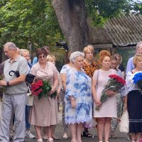 Заступник Начальника ОВА Андрій Кавунець разом з медичною спільнотою, військовослужбовцями та громадськістю вшанували хвилиною мовчання медичних працівників, які ціною власного життя рятували життя захисникам України.