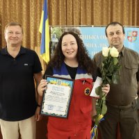 Начальник ОВА Сергій Борзов, заступник Голови обласної Ради Ігор Івасюк та працівниця екстреної медичної допомоги 