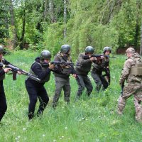 інструктор та учасники вишколу