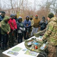 фото учасників вишколу, які проходять інструктаж