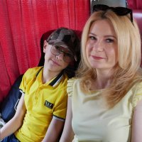 Жінка з хлопчиком