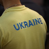 футболка з написом Ukraine