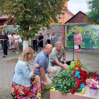 Заступник Начальника ОВА Андрій Кавунець разом з медичною спільнотою, військовослужбовцями та громадськістю вшанували хвилиною мовчання медичних працівників, які ціною власного життя рятували життя захисникам України.