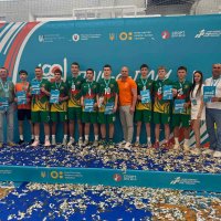 Команда з волейболу Бершадського ліцею та тренери