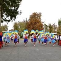 Учасники творчого колективу під час виступу