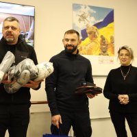 Люди в реабілітаційній залі