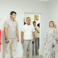 Перша заступниця Начальника ОВА Наталя Заболотна та учасники зустрічі у приміщенні