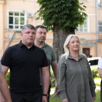 Перша заступниця начальника ОВА Наталя Заболотна, заступник начальника ОВА Олександр Піщик з учасниками заходу
