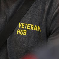 Логотип "Veteran Hub" на одязі